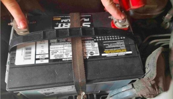 What Happens If I Touch Both Terminals Of A 12V Battery