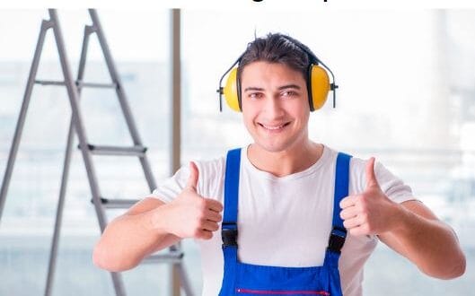 How do noise-cancelling headphones work