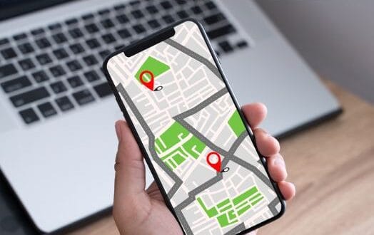 How does a GPS device determine your location?